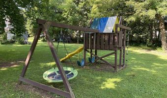 13 Queen St, Barre, VT 05641