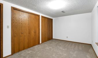4650 Farmstead Ct, Bel Aire, KS 67220