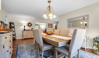 8 Eagle Dr, Bayville, NJ 08721