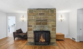 829 Lake Dr, Ashland, OH 44805
