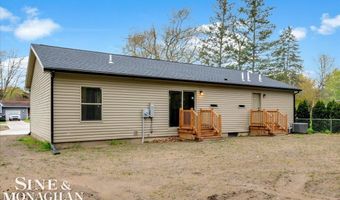 2060 Washington St, Algonac, MI 48001