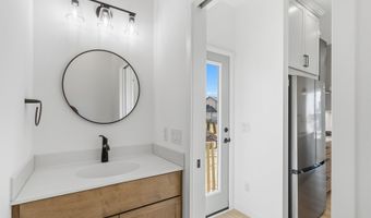 610 Clemens Dr, Arlington, WI 53911