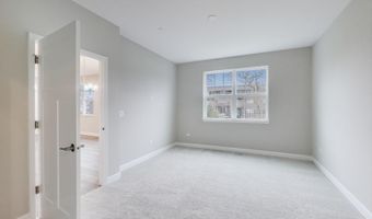 387 Masters Dr, Addison, IL 60101