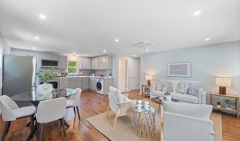 7 Laneway Ct B, Narragansett, RI 02882