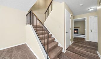 9853 Timbers Dr, Blue Ash, OH 45242