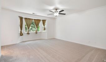 2318 S Hampton Cir, Santa Rosa, CA 95401