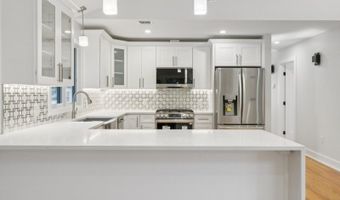 14 Redwood St, Bergenfield, NJ 07621