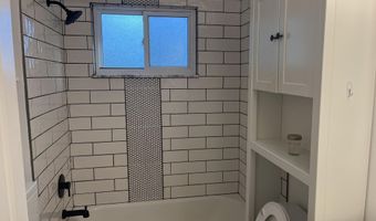 7 Metroview Ct, Ann Arbor, MI 48108