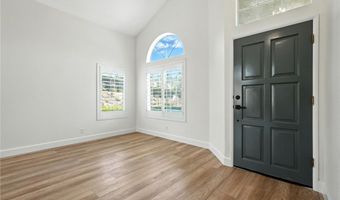 251 Royal Glen Dr, Fallbrook, CA 92028