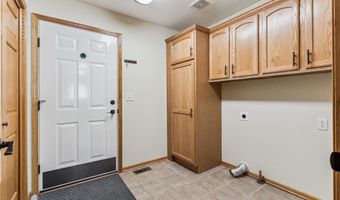 1124 12th Ave SE, Altoona, IA 50009