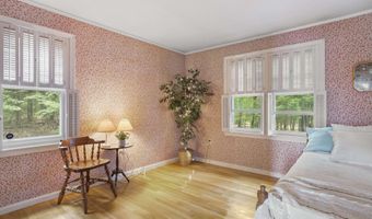 4 Clark Island Rd, Amherst, NH 03031