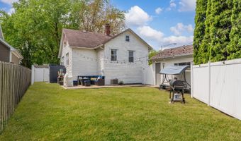 107 S Burton Pl, Arlington Heights, IL 60005