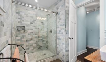 515 W DIVERSEY Ave, Addison, IL 60101