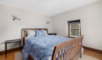 24 Barney St, Newport, RI 02840