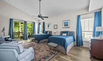880 PARADISE Ln, Atlantic Beach, FL 32233
