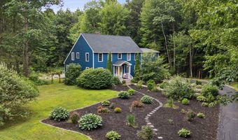 43 Lakeside Dr, Falmouth, ME 04105