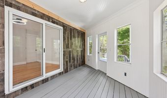 90 Red Hill Rd, Branford, CT 06405