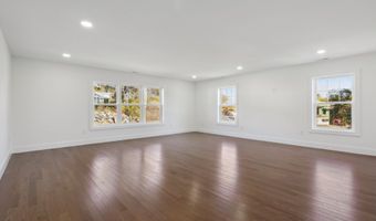 19 A Apache Dr, Brookfield, CT 06804