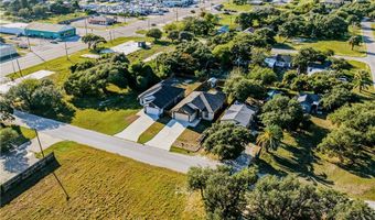 150 N 9th St, Aransas Pass, TX 78336
