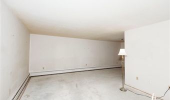 66 Girard Ave 106, Newport, RI 02840