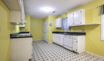 711 Lovers Lane Rd, Booneville, MS 38829