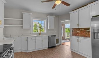 11 Taft St, Coventry, RI 02816