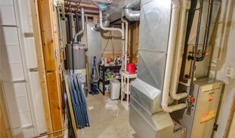6302 Wenzel Rd, Alton, IL 62002