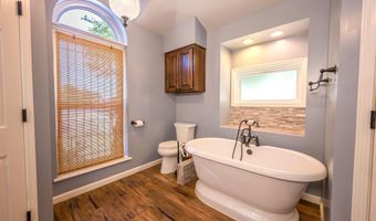 8 Oak Meadow Cv, Batesville, AR 72501