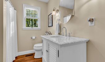 65 Serpentine Dr, Bayville, NJ 08721