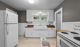 41 Old Farms Rd, Avon, CT 06001