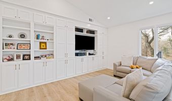 594 Hilltop Ln, Berkeley Lake, GA 30096