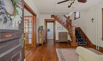 24 Thurston Ave, Newport, RI 02840
