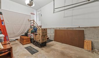 27 Country Hill Rd, Nashua, NH 03063