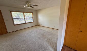 412 H St, Aurora, NE 68818