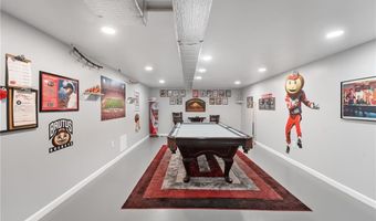 2 Spinney Ln, North Kingstown, RI 02852
