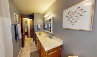 824 Minnie Maddern St, Albert Lea, MN 56007