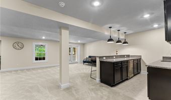327 Crest Ln, Adams Twp., PA 16046