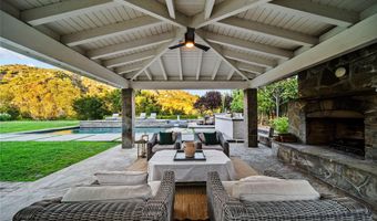 2116 Shadow Creek Dr, Agoura Hills, CA 91301