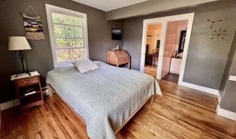 112 S Crest Dr, Burlington, VT 05401