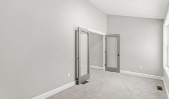 91 Raymond Rd, Auburn, NH 03032