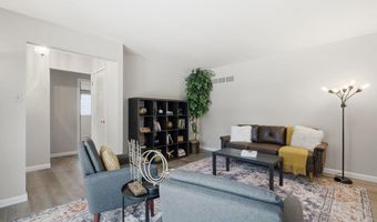 893 Oklahoma Ave, Ballwin, MO 63021