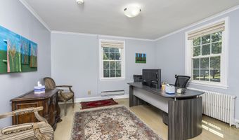 28 Tudor Rd, Albany, NY 12203