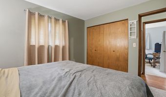 1032 Summer St, Algonac, MI 48001