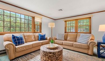 6 Lancaster Pl, Andover, MA 01810