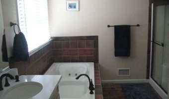 550 Egenolf Pl, Bayville, NJ 08721