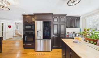 23 Elmwood Dr, Berkley, MA 02779