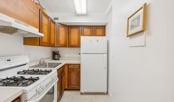 1200 N NASH St 565, Arlington, VA 22209