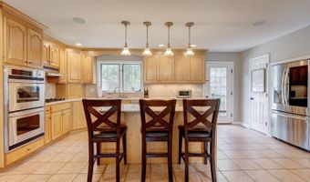 163 Windy Knoll Dr, Berlin, CT 06037