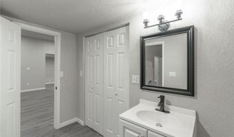 1027 W Idaho Ave, Chickasha, OK 73018