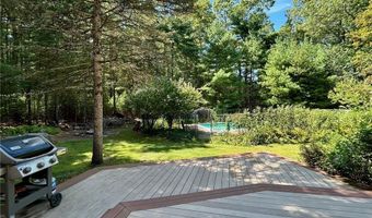 93 Provident Pl, Coventry, RI 02816